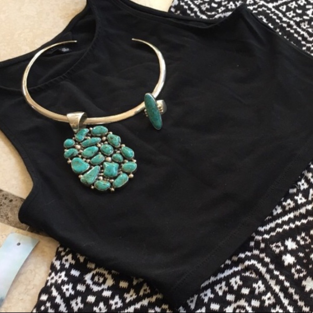 Aritzia Crop Top - Picture 1 of 3